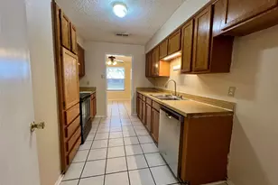 1321 Darr St, Irving, TX 75061 - Photo 7