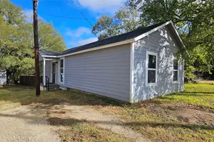 508 Gathings Ave, Covington, TX 76636 - Photo 3