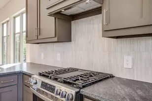 302 Foch St, Fort Worth, TX 76107 - Photo 11