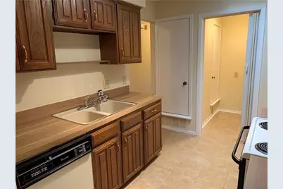 1913 Wyndemere Lane, Garland, TX 75042 - Photo 5