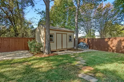 6908 Winthorp Drive, Arlington, TX 76001 - Photo 35