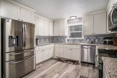 807 Poindexter Avenue, Cleburne, TX 76033 - Photo 9