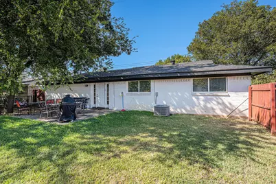 807 Poindexter Avenue, Cleburne, TX 76033 - Photo 21