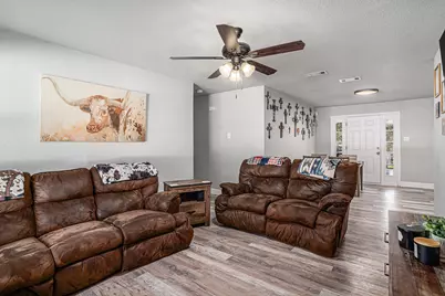 807 Poindexter Avenue, Cleburne, TX 76033 - Photo 3