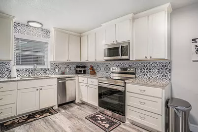 807 Poindexter Avenue, Cleburne, TX 76033 - Photo 9