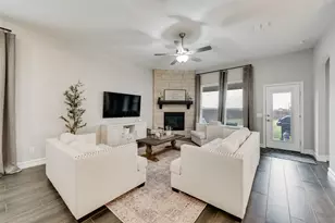 924 Crest Breeze Dr, Fort Worth, TX 76052 - Photo 9