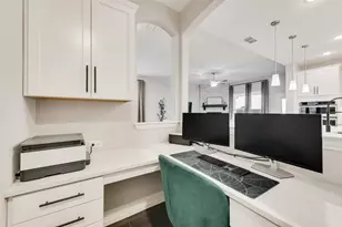 924 Crest Breeze Dr, Fort Worth, TX 76052 - Photo 11