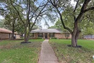 115 Mantlebrook Dr, DeSoto, TX 75115 - Photo 1