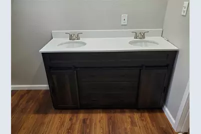 3574 Wayside Avenue, Fort Worth, TX 76110 - Photo 11