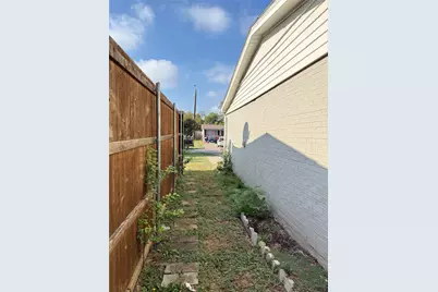 10750 Cotillion Drive, Dallas, TX 75228 - Photo 21