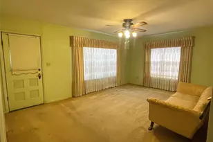 804 Kentucky St, Graham, TX 76450 - Photo 7