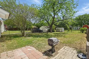 2104 W Lotus Ave, Fort Worth, TX 76111 - Photo 21