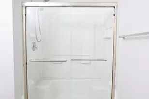 1110 Jamie Dr, Grand Prairie, TX 75052 - Photo 9