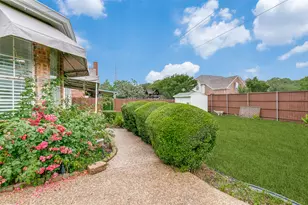 2410 Bowie Ln, Grapevine, TX 76051 - Photo 31