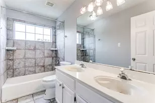 2410 Bowie Ln, Grapevine, TX 76051 - Photo 25