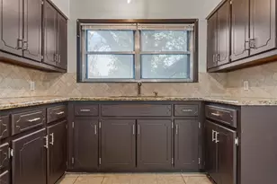 2624 Alvin St, Waco, TX 76708 - Photo 9