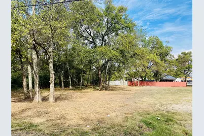 301 W Elm Street, Hillsboro, TX 76645 - Photo 3