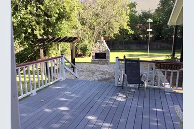 416 W College Street, Grapevine, TX 76051 - Photo 3