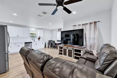 1104 E Mulkey Street, Fort Worth, TX 76104 - Photo 9