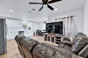 1104 E Mulkey St, Fort Worth, TX 76104 - Photo 9