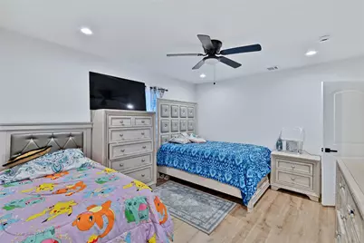 1104 E Mulkey Street, Fort Worth, TX 76104 - Photo 15