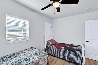 1104 E Mulkey Street, Fort Worth, TX 76104 - Photo 11