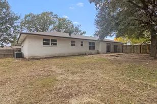 736 Bluebonnet St, Mexia, TX 76667 - Photo 11