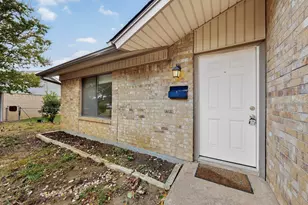 2107 Rockwood Dr, Carrollton, TX 75007 - Photo 5