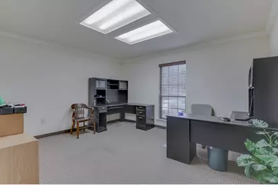 580 N Hampton Road, DeSoto, TX 75115 - Photo 17