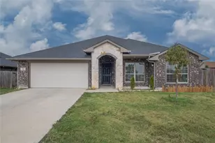 106 Spring Crest St, Mabank, TX 75147 - Photo 3