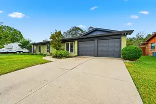 2105 Rockmoor Dr, Edgecliff Village, TX 76134 - Photo 9