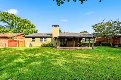 2105 Rockmoor Drive, Edgecliff Village, TX 76134 - Photo 7