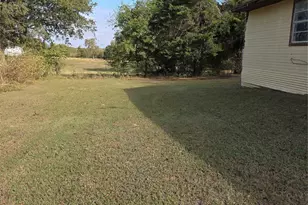 3830 Co Rd 4040, Whitewright, TX 75491 - Photo 21