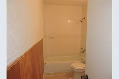 1612 N Anglin Street, Cleburne, TX 76031 - Photo 9