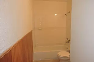 1612 N Anglin St, Cleburne, TX 76031 - Photo 9