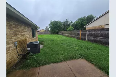 7533 Parkwood Lane, Fort Worth, TX 76133 - Photo 13