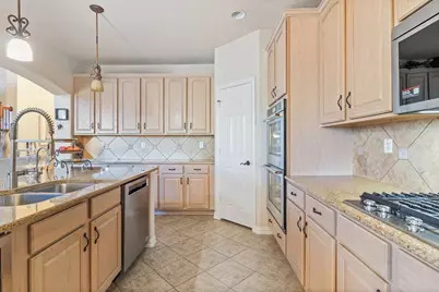 2228 Condor Street, Grand Prairie, TX 75052 - Photo 15