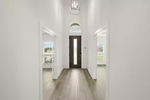 707 Majestic Oak Ln, Waxahachie, TX 75165 - Photo 3