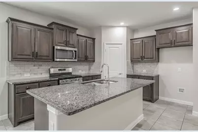 913 Stamford Way, Fort Worth, TX 76247 - Photo 7