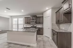 913 Stamford Way, Fort Worth, TX 76247 - Photo 5