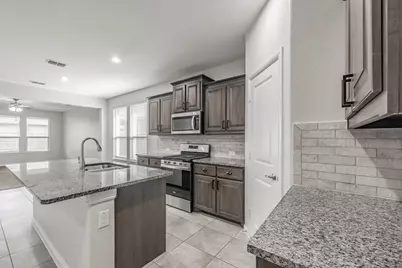 913 Stamford Way, Fort Worth, TX 76247 - Photo 9