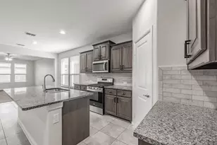 913 Stamford Way, Fort Worth, TX 76247 - Photo 9