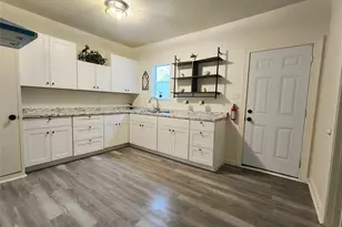 805 E Palestine St, Mexia, TX 76667 - Photo 3