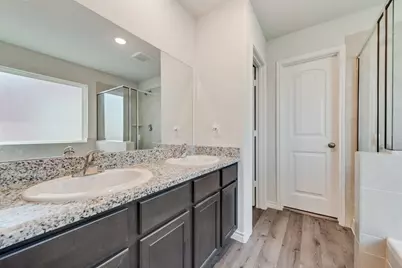 5621 Topwater Trail, Fort Worth, TX 76119 - Photo 9