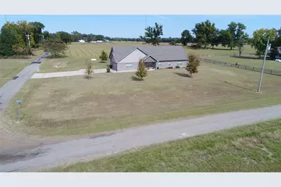 308 N Douglas Street, Bogata, TX 75417 - Photo 27