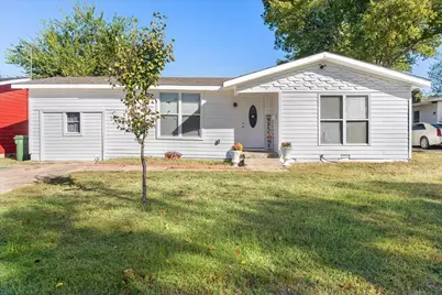 6621 Onyx Drive N, North Richland Hills, TX 76180 - Photo 1