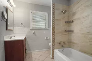 341 Hurst Dr, Bedford, TX 76022 - Photo 7