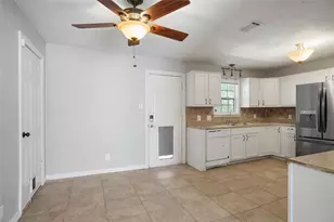 341 Hurst Dr, Bedford, TX 76022 - Photo 15
