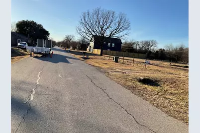 1111 Bell Street, Arlington, TX 76001 - Photo 5