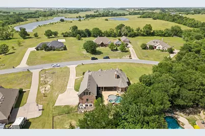 301 Harrison Circle, Van Alstyne, TX 75495 - Photo 5